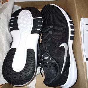 Men's Black Nike Tennis Shoes